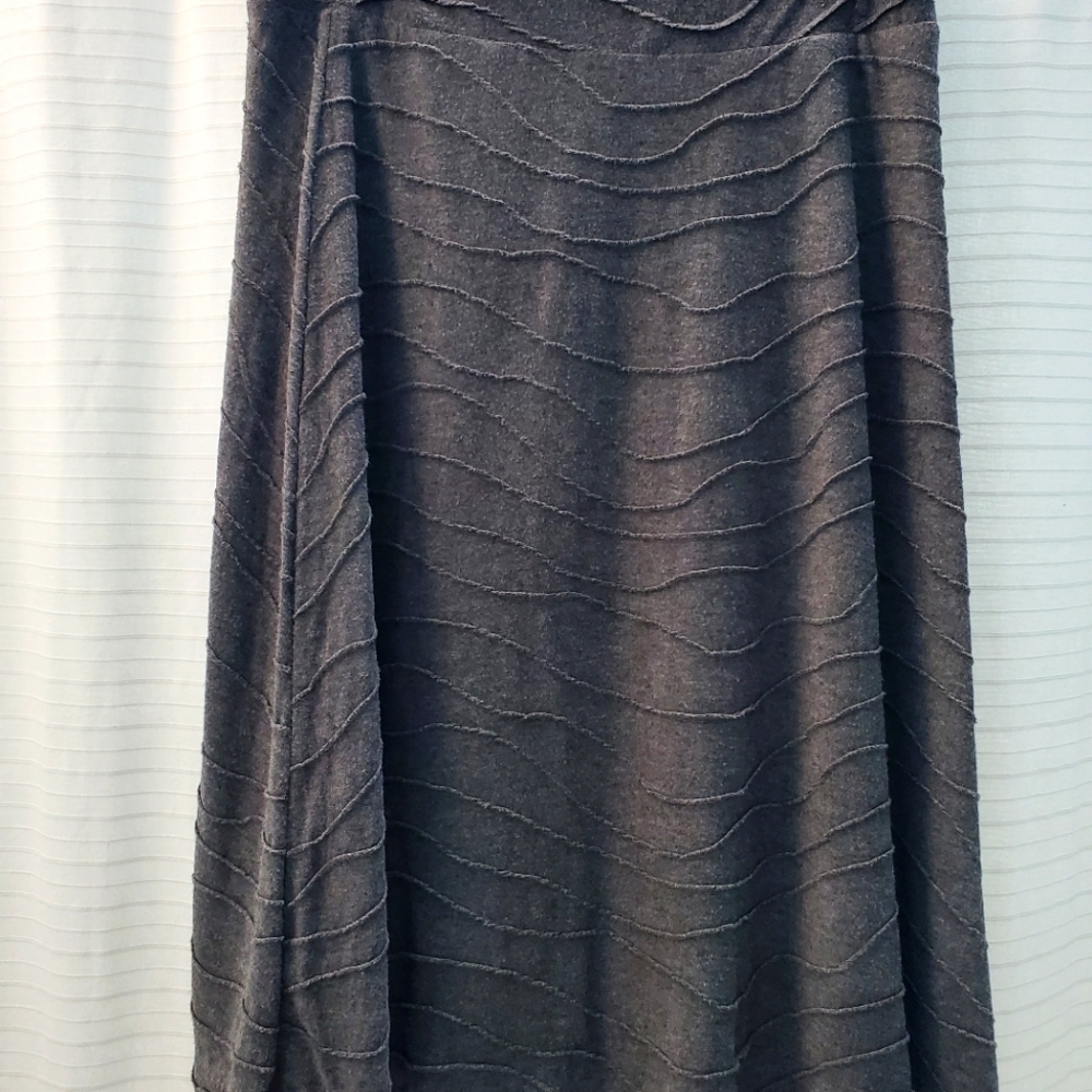 Larry Levine: small grey ribbed below the knee skirt